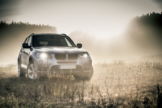 Car in dust